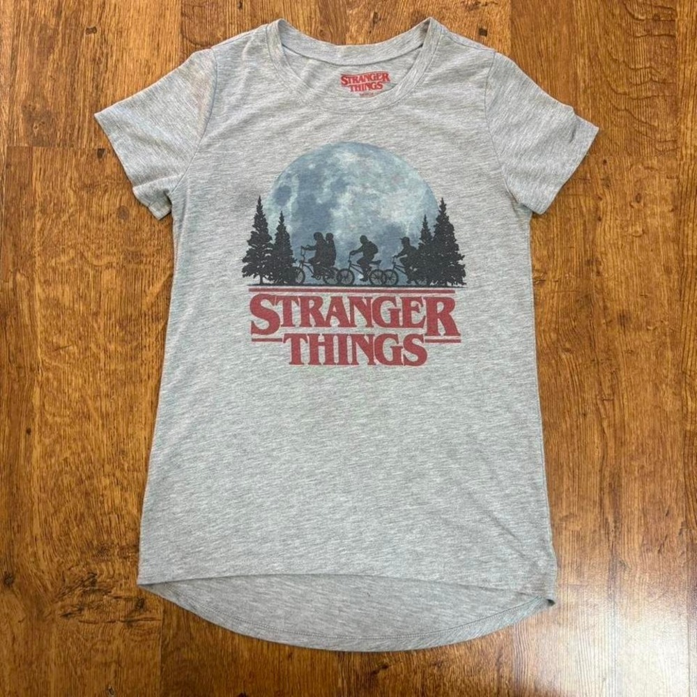 Stranger Things Grey Graphic T-Shirt High-Low‎ Hem Netflix TV Show Women Small